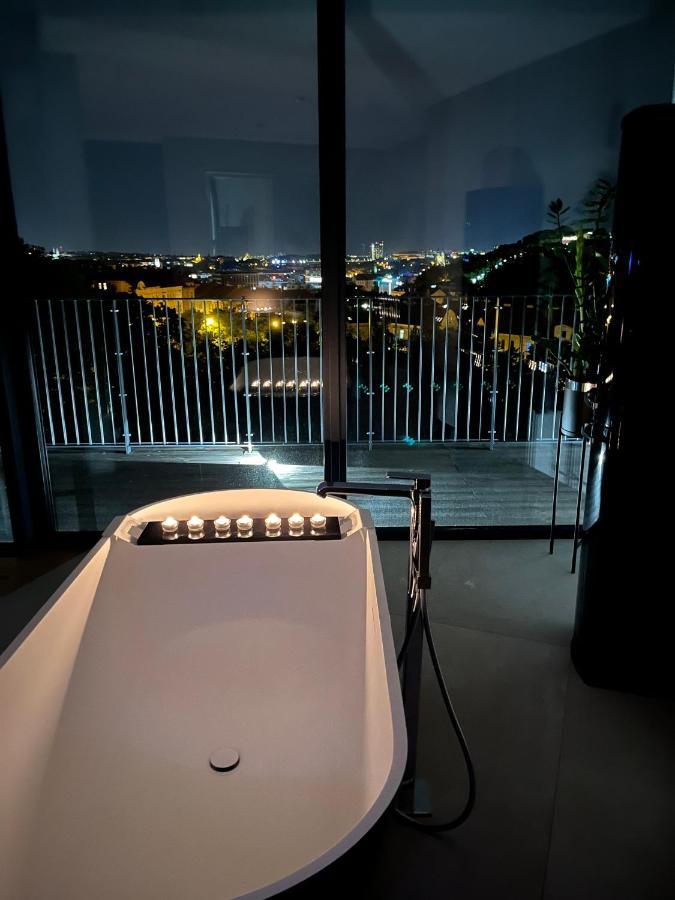 Апартаменти Luxury Penthouse Прага Екстер'єр фото